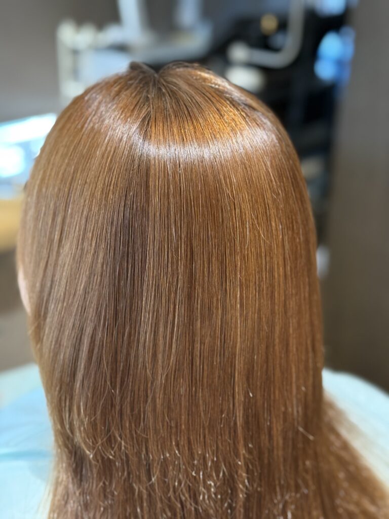 【津市・鈴鹿市・松阪市･亀山市・志摩市】ホームカラーで白髪染めを繰り返している50代エイジング毛のお客様に髪質改善縮毛矯正の施術例：例379回　by髪質改善・縮毛矯正スペシャリスト美容室siesta.(シエスタ)【三重県・四日市市・伊勢市・尾鷲市・美容室】