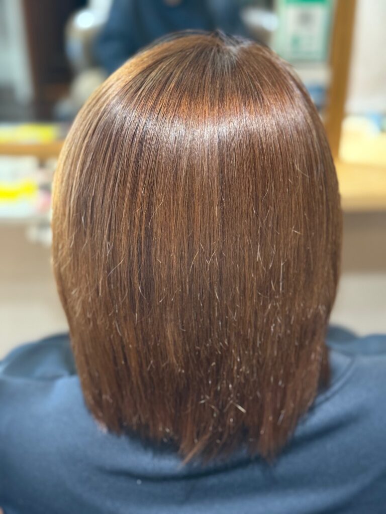 【津市・鈴鹿市・松阪市･亀山市・志摩市】白髪染めをされているエイジング世代のお客様に髪質改善縮毛矯正の施術例：例382回　by髪質改善・縮毛矯正スペシャリスト美容室siesta.(シエスタ)【三重県・四日市市・伊勢市・尾鷲市・美容室】